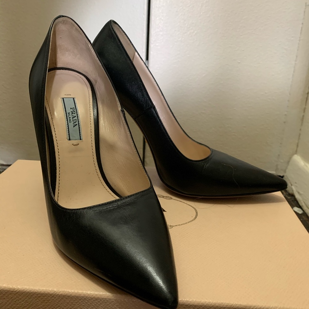 Authentic Prada Capretto black pumps